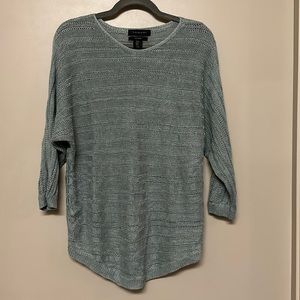 Tahari Medium linen top three quarter dolman sleeve curve hem